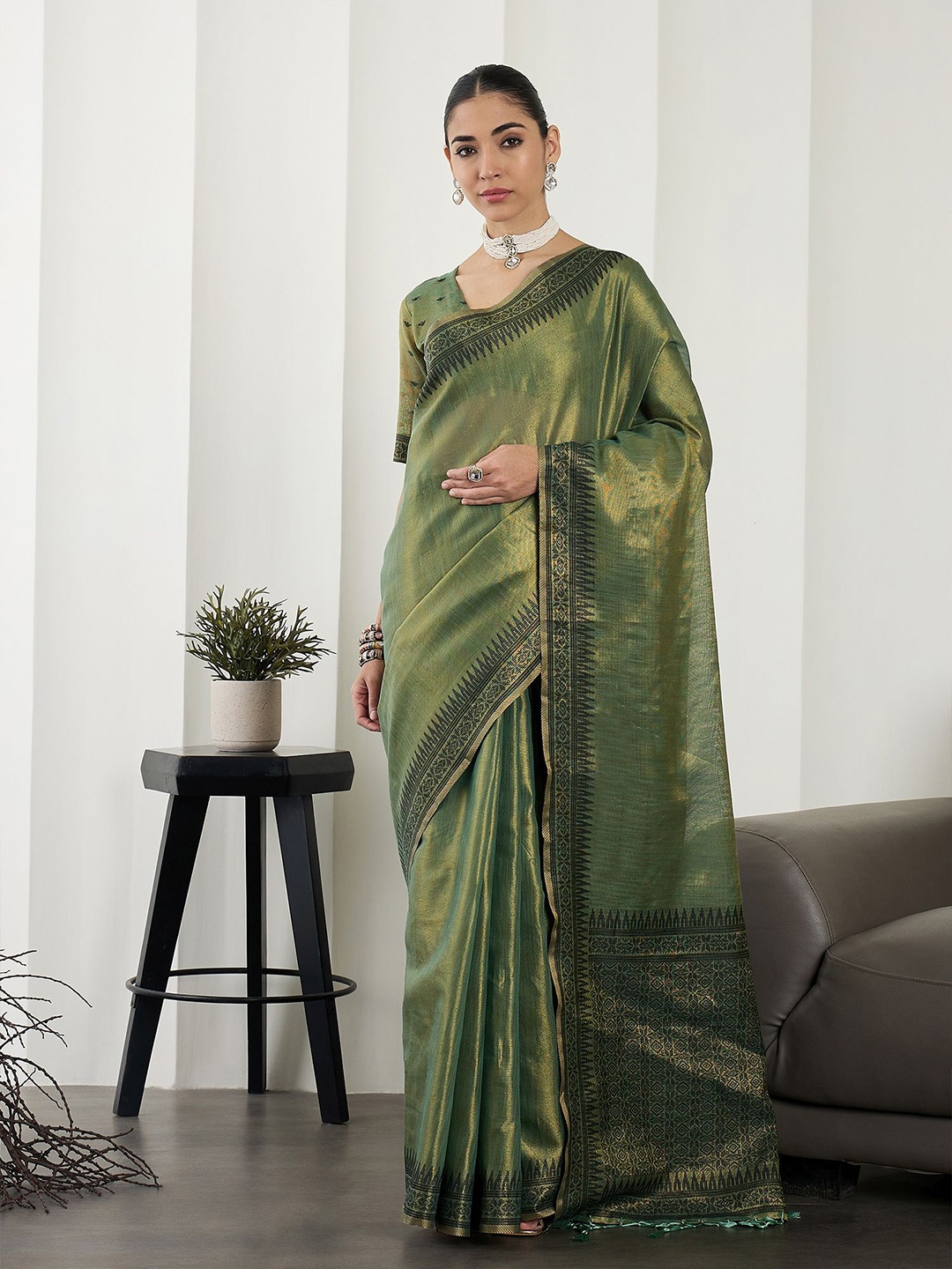 

Dori Woven Design Tissue Saree, Green