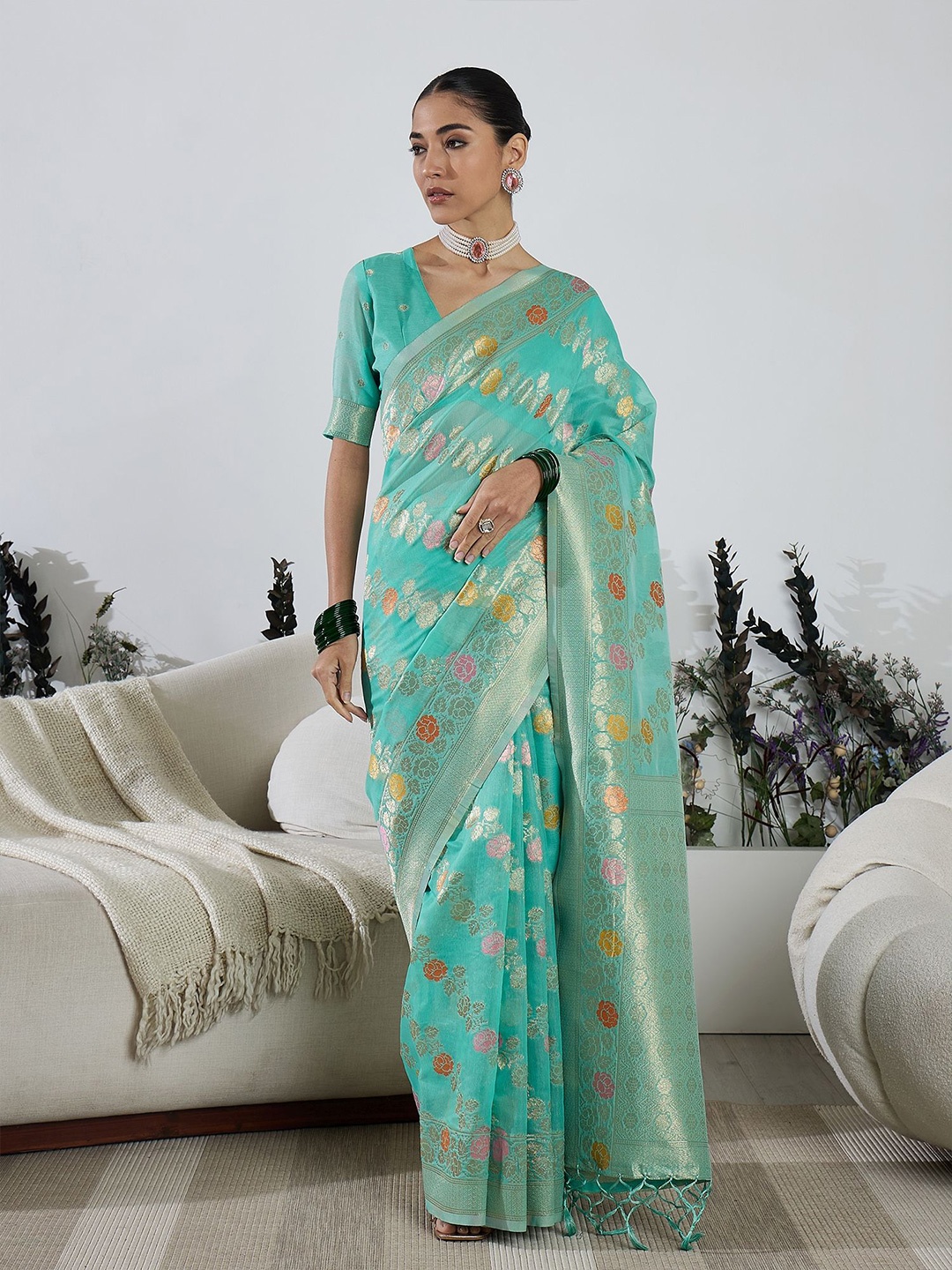 

Sangria Woven Design Banarasi Saree With Blouse Piece, Green