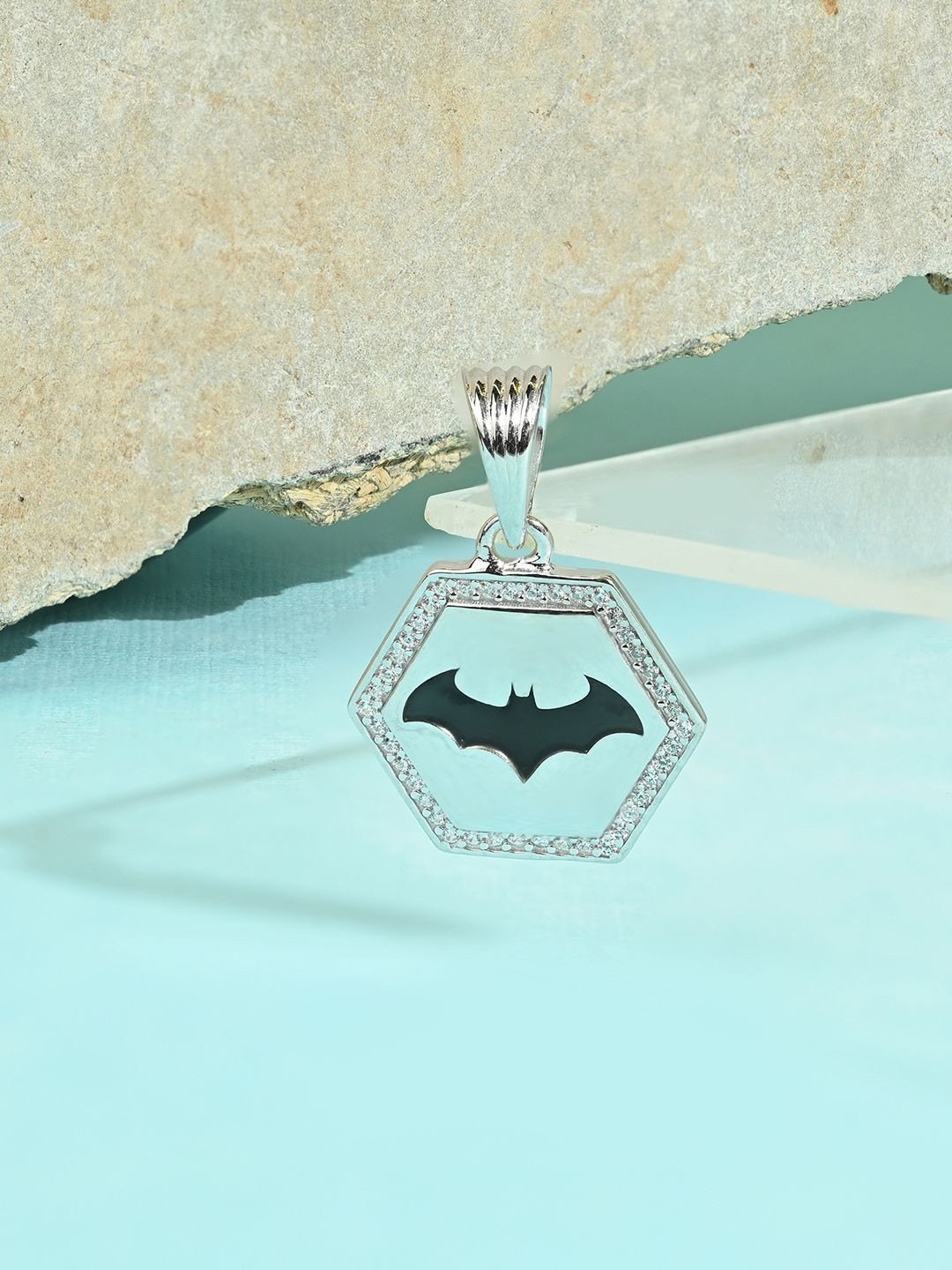 

TOUCH925 Men Silver Cubic Zirconia Studded Batman Locket Pendant