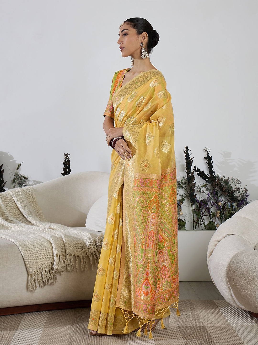 

Dori Woven Design Zari Banarasi Saree, Yellow