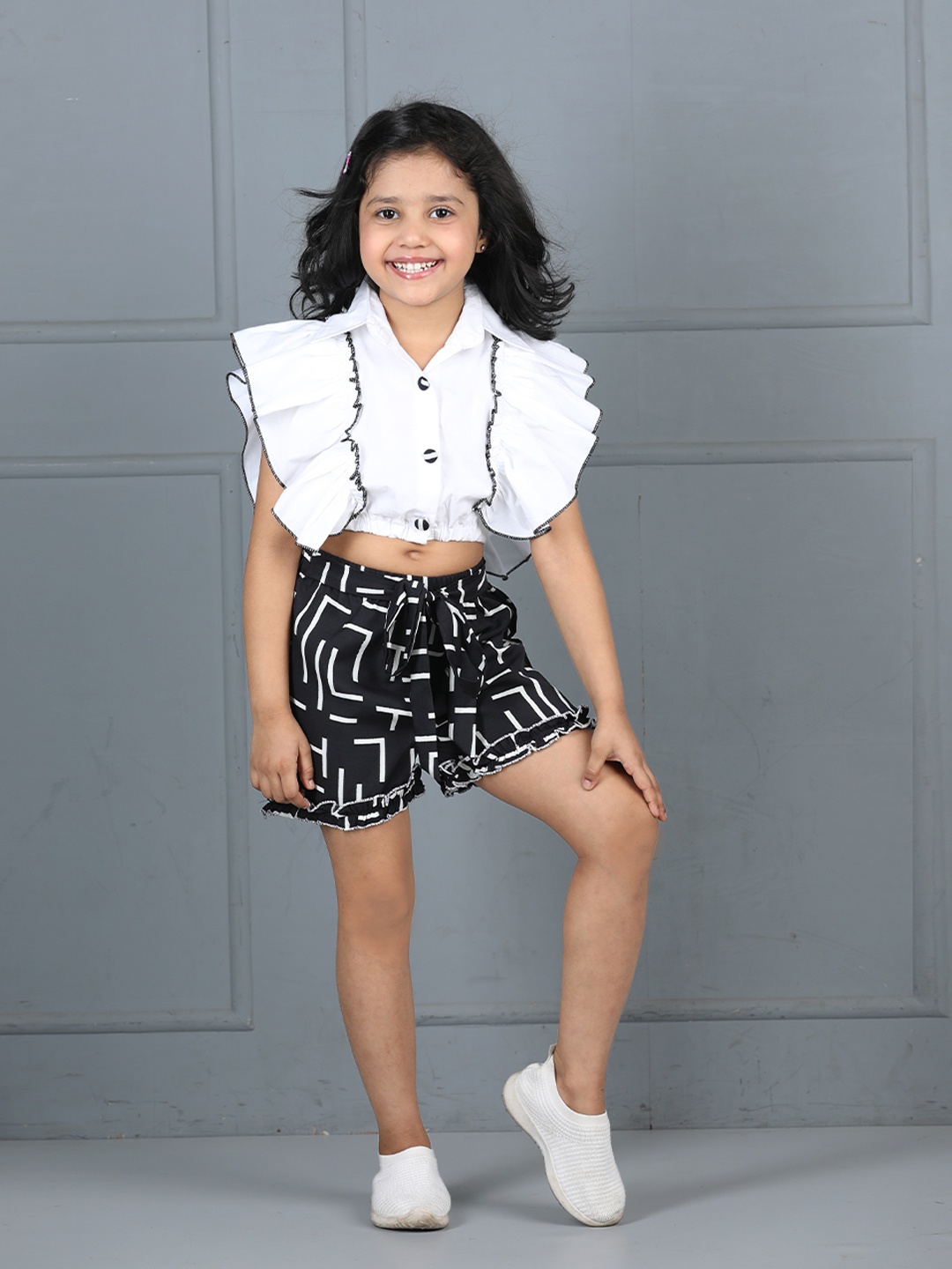 

Cutiekins Girls Printed Pure Cotton Top With Shorts, Off white
