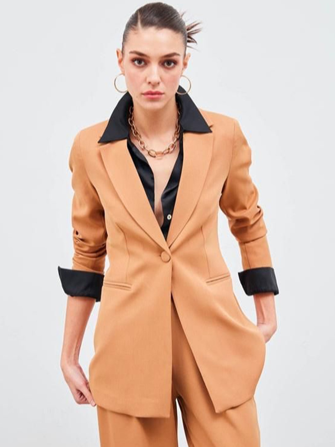 

Fashion Gaiia Notched Lapel Single Breasted Two Pocket Blazers, Beige