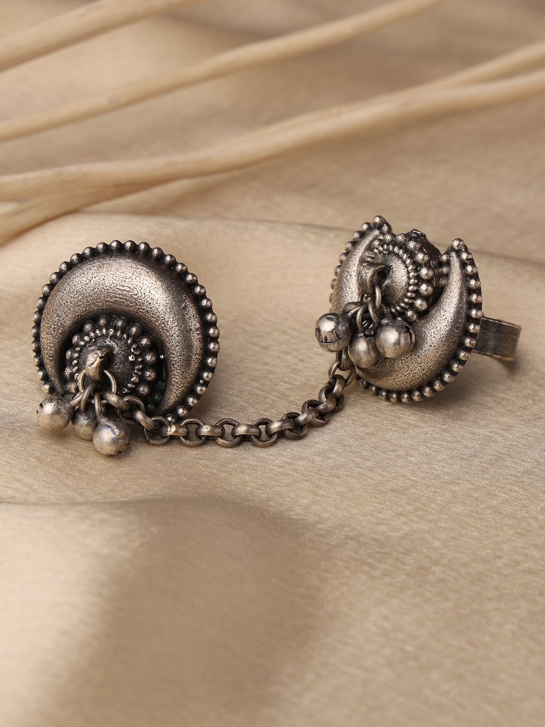 

VENI 92.5 Silver Plated Oxidised Two Finger Ring