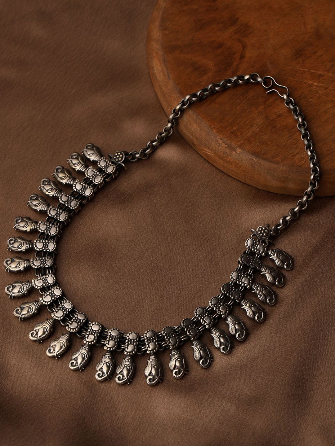 

VENI 92.5 Silver-Plated Oxidised Necklace