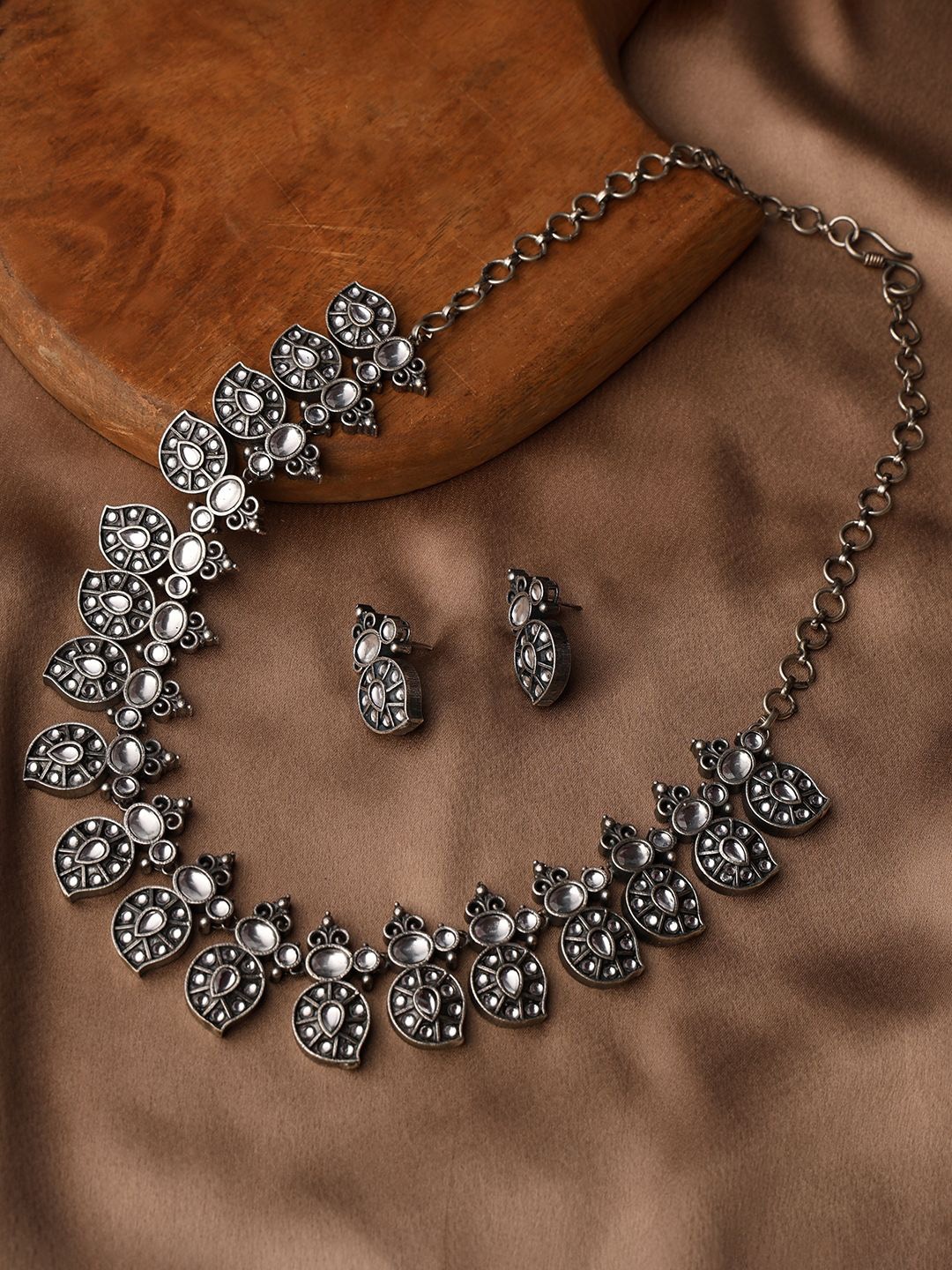 

VENI 92.5 Silver Plated Stone-Studded Jewellery Set
