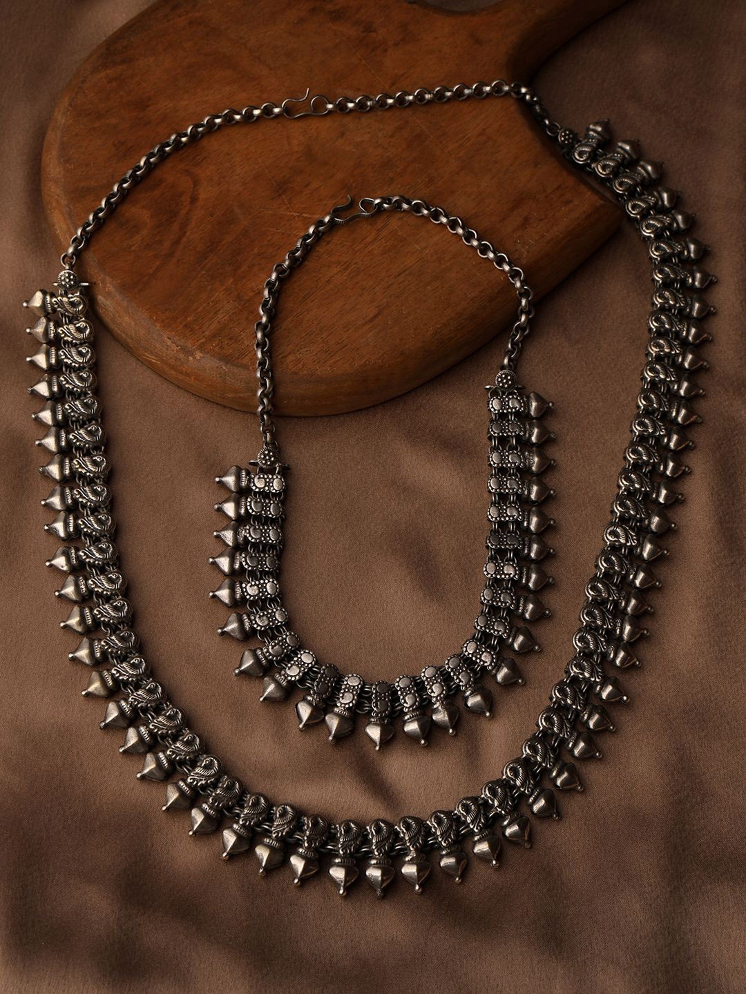 

VENI Set Of 2 Oxidised 92.5 Silver Plated Oxidised Necklaces