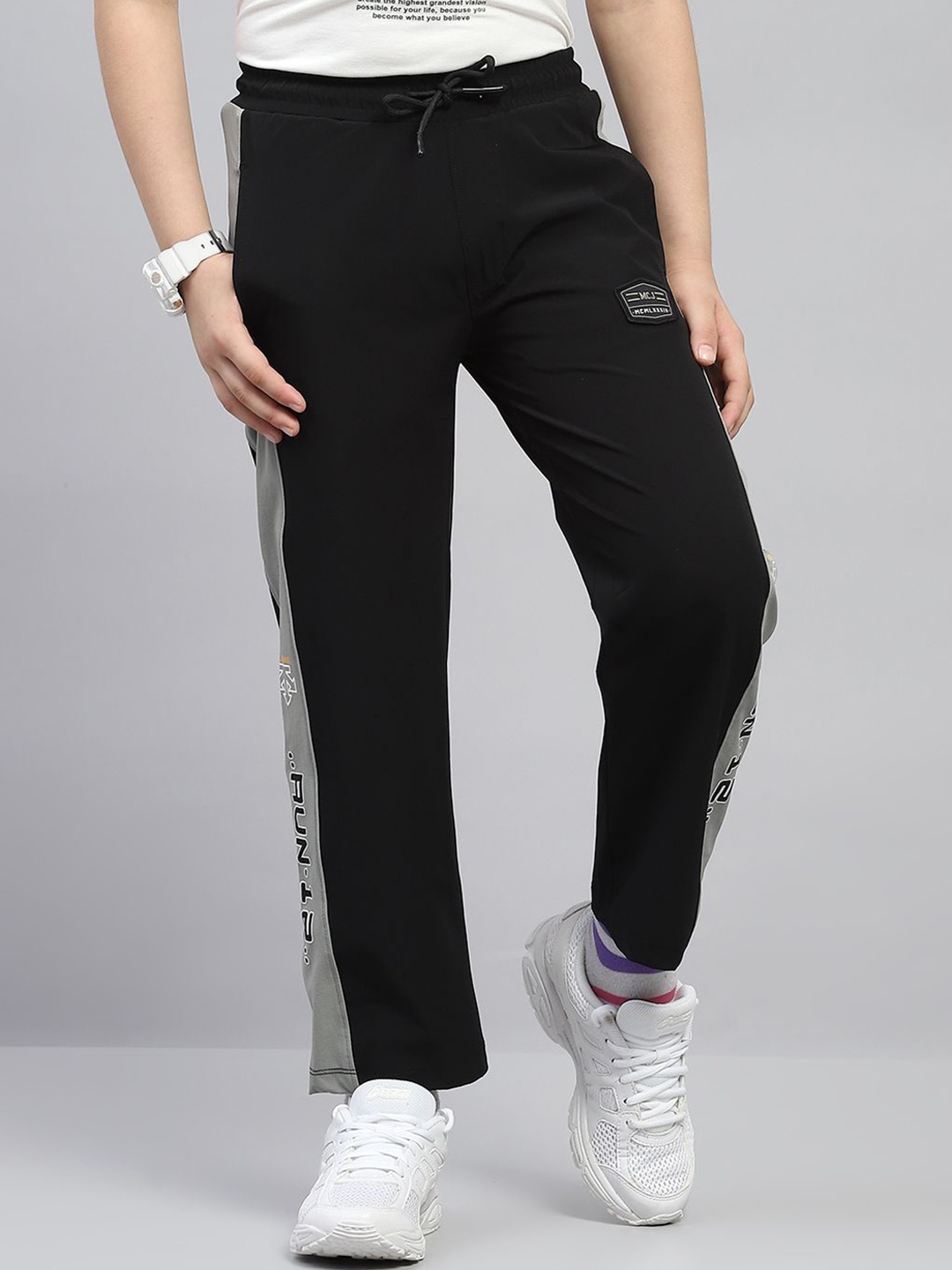 

Monte Carlo Boys Typography Printed Regular Fit Track Pants, Black