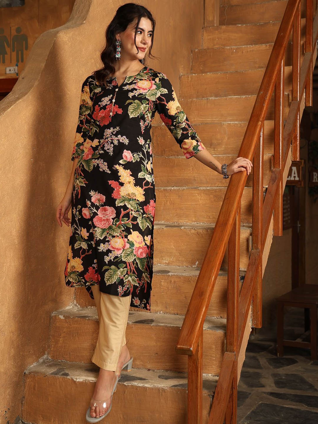 

GULMOHAR JAIPUR Floral Printed Cotton Straight Kurta, Black