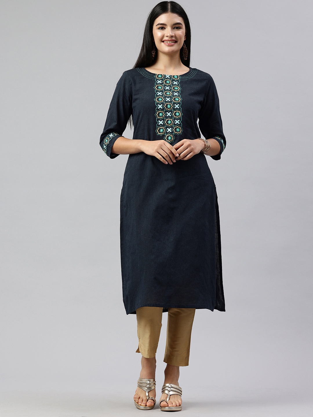 

Alena Geometric Yoke Design Thread Work Pure Cotton Kurta, Navy blue