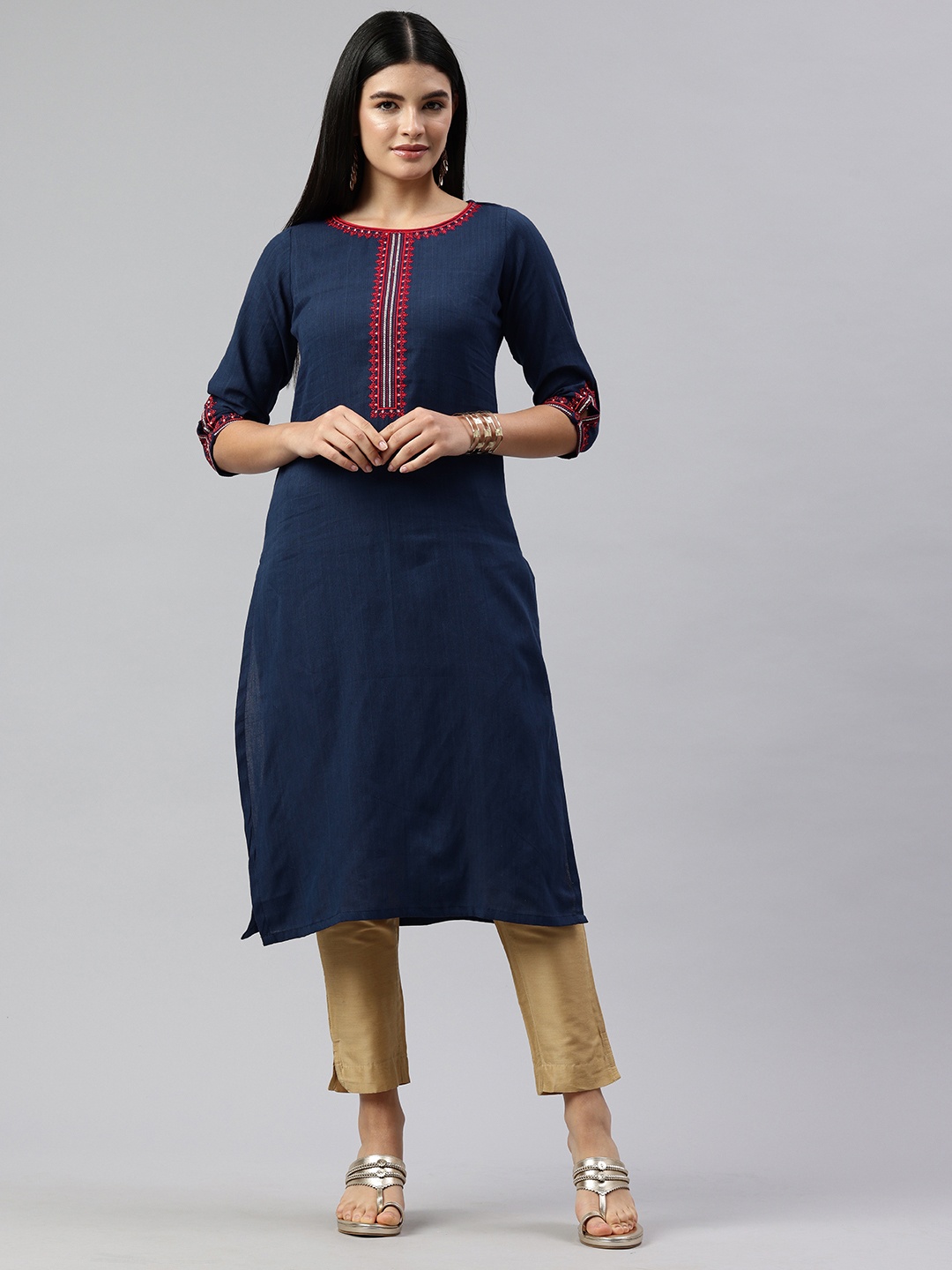 

Alena Ethnic Motifs Yoke Design Pure Cotton Kurta, Navy blue