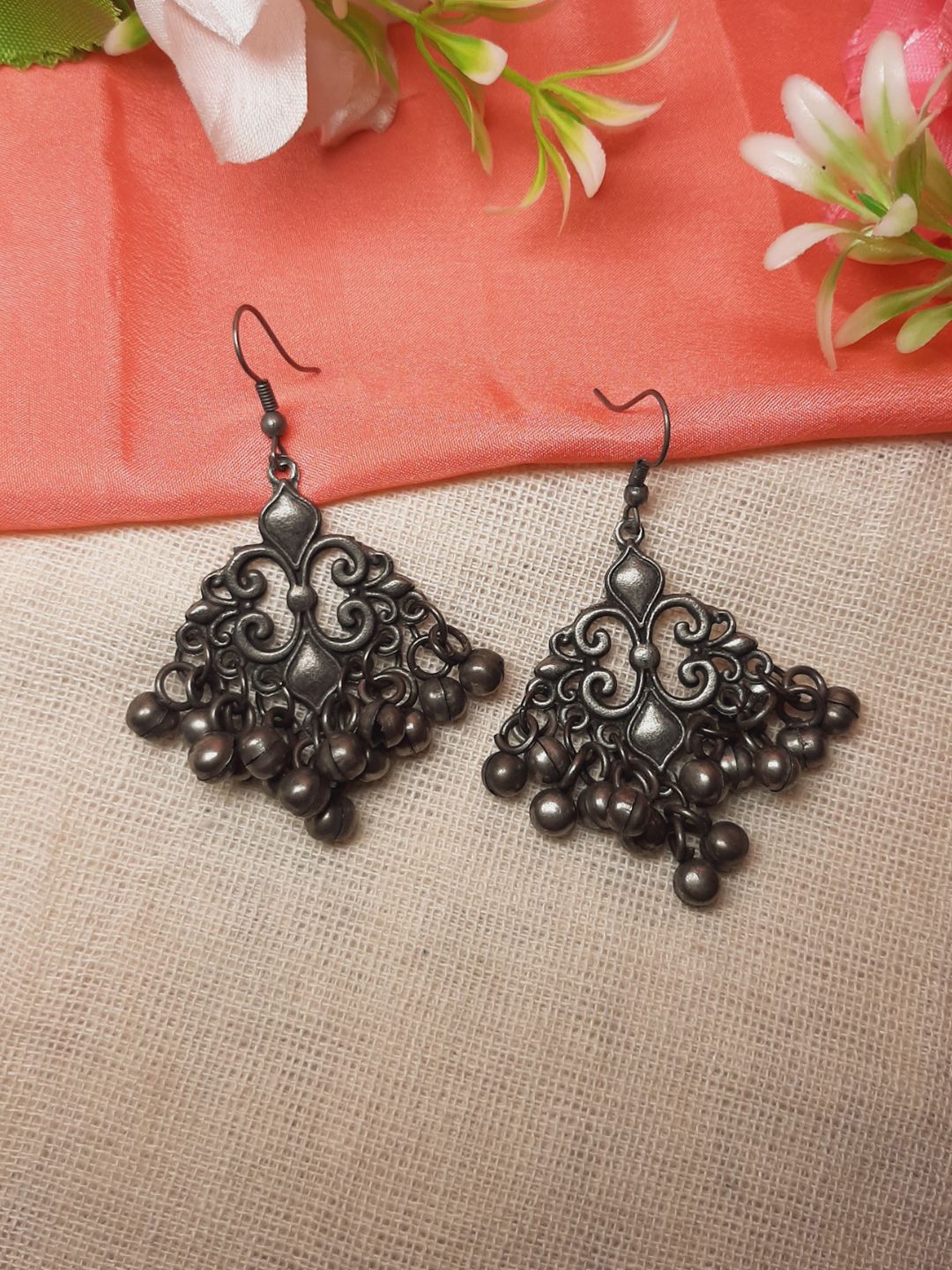 

HOPMEE Classic Jhumkas, Black