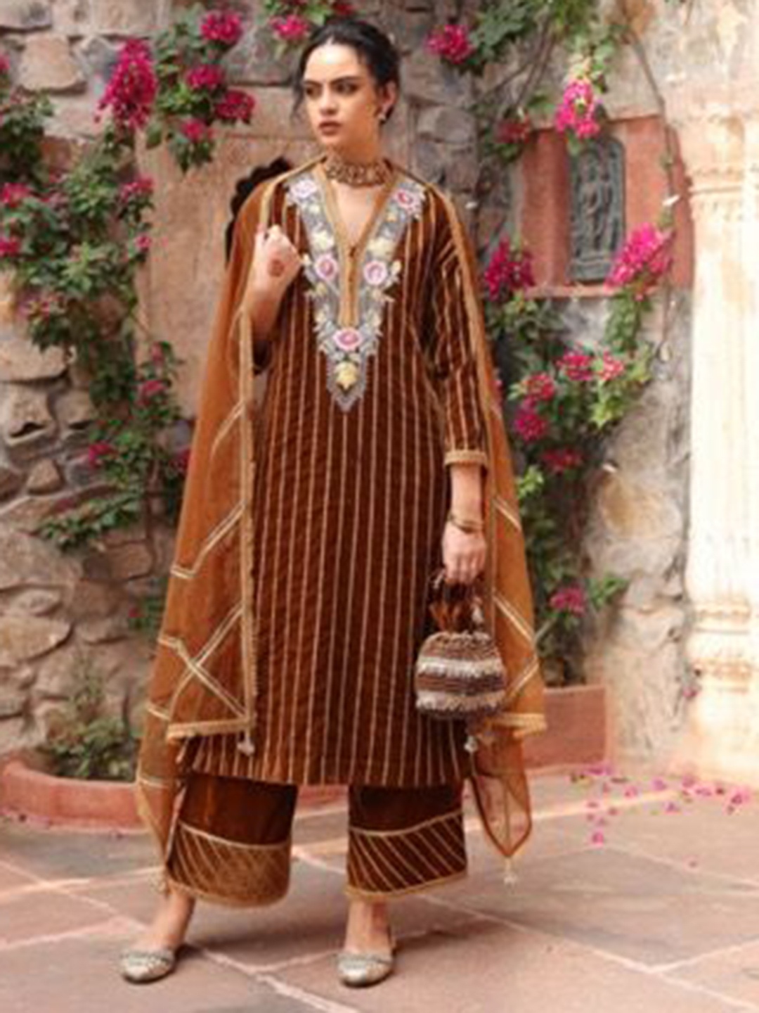 

AJIESH OBEROI Ethnic Motifs Embroidered Velvet A-Line Kurta With Palazzo & Dupatta, Mustard