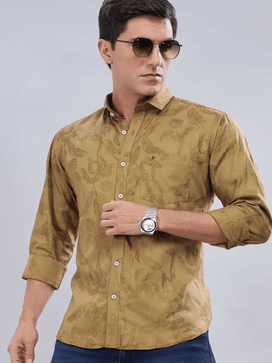 

Blueisland Clothing Men Standard Fit Spread Collar Floral Printed Cotton Casual Shirt, Khaki