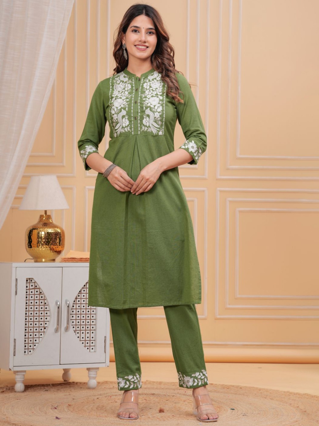 

KALINI Floral Yoke Design Pleated Thread Work Kurta with Trouser, Green