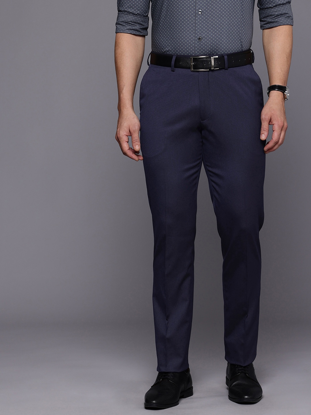 

Theme Men Textured Slim Fit Formal Trousers, Navy blue