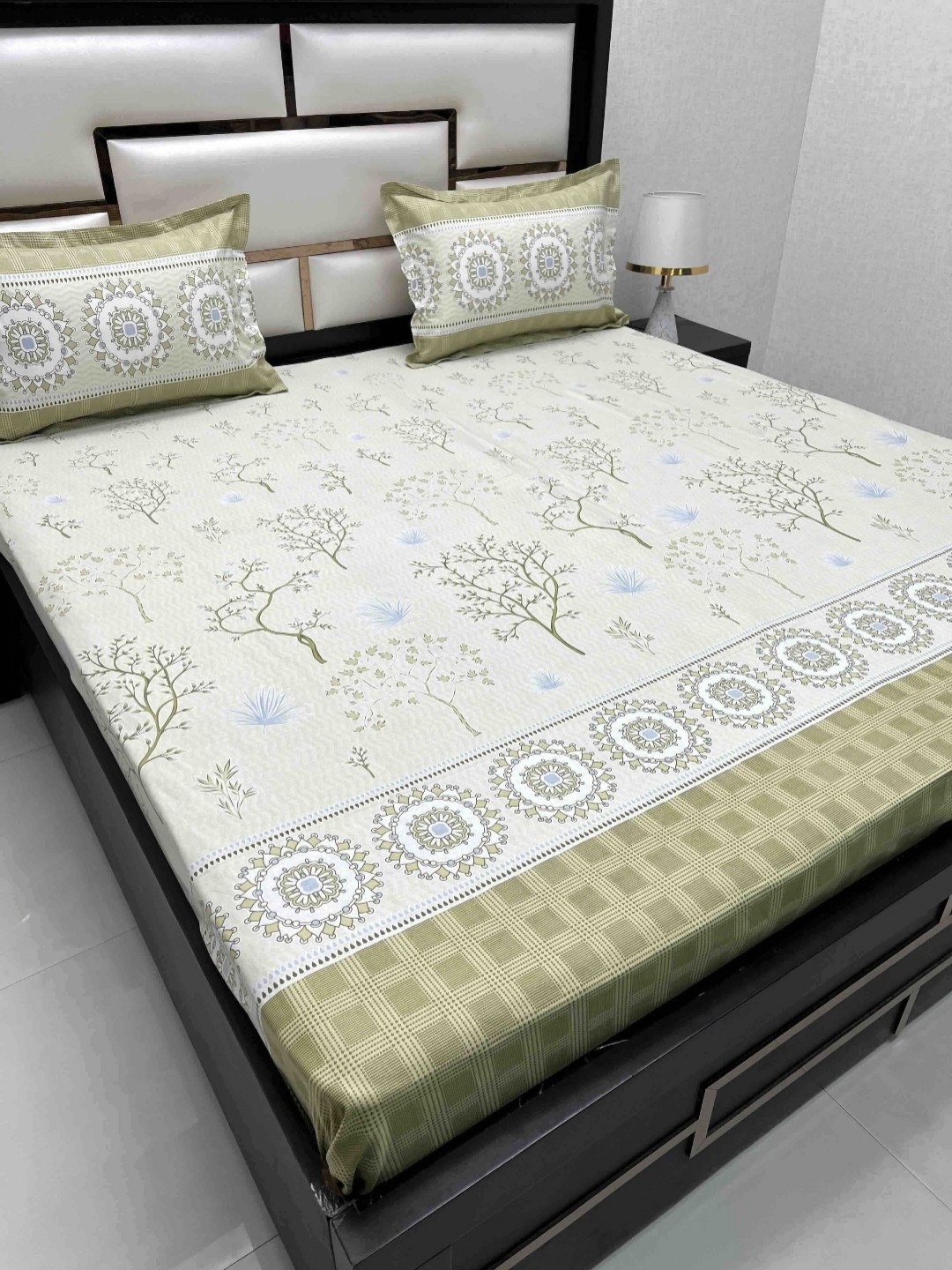 

Pure Decor Cotton King Size Double Bed Bedsheet With 2 Pillow Covers 2.74m X 2.74m, Green