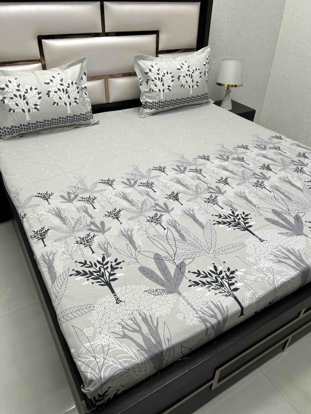 

Pure Decor Lifestyle Grey Printed Pure Cotton 380 TC King Bedsheet Set 2.74 x 2.74 m