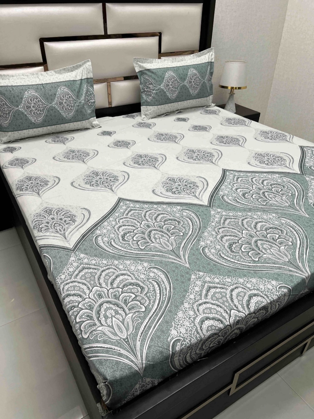 

Pure Decor Cotton King Size Double Bed Bedsheet With 2 Pillow Covers 2.74m X 2.74m, Green
