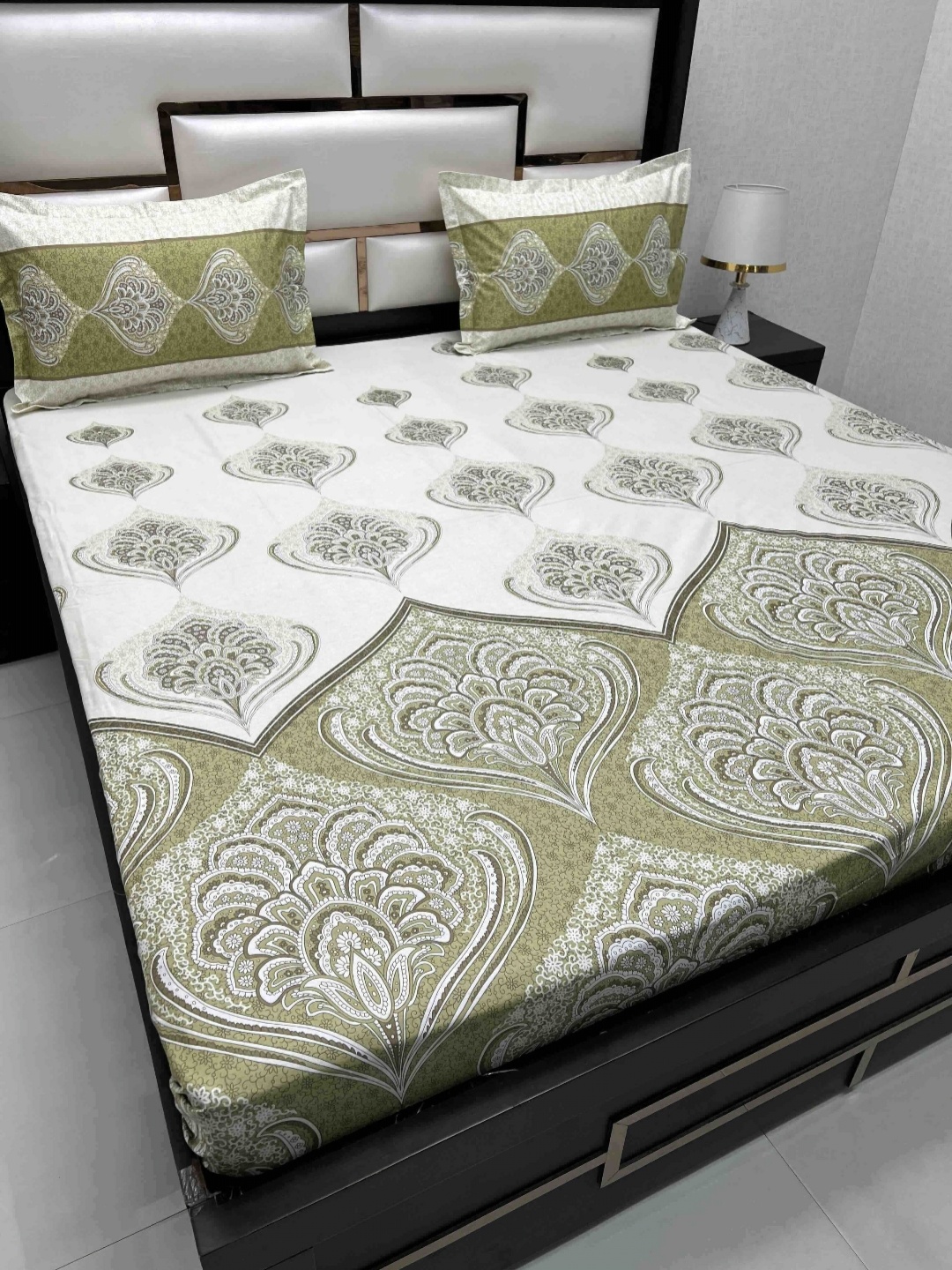 

Pure Decor Lifestyle Green Printed Pure Cotton 220 TC King Bedsheet Set 2.74 x 2.74 m