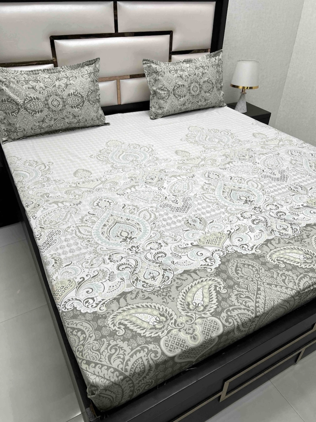

Pure Decor Cotton King Size Double Bed Bedsheet With 2 Pillow Covers 2.74m X 2.74m, White