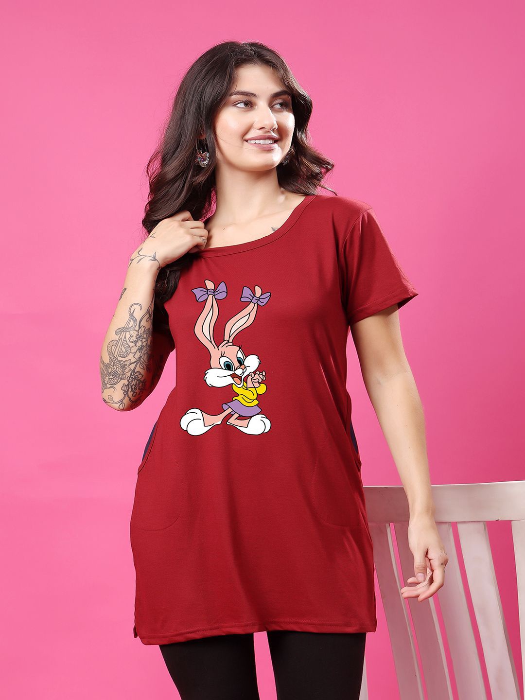 

SWIFTLY Women Printed Drop-Shoulder Sleeves Bio Finish Applique T-shirt, Maroon