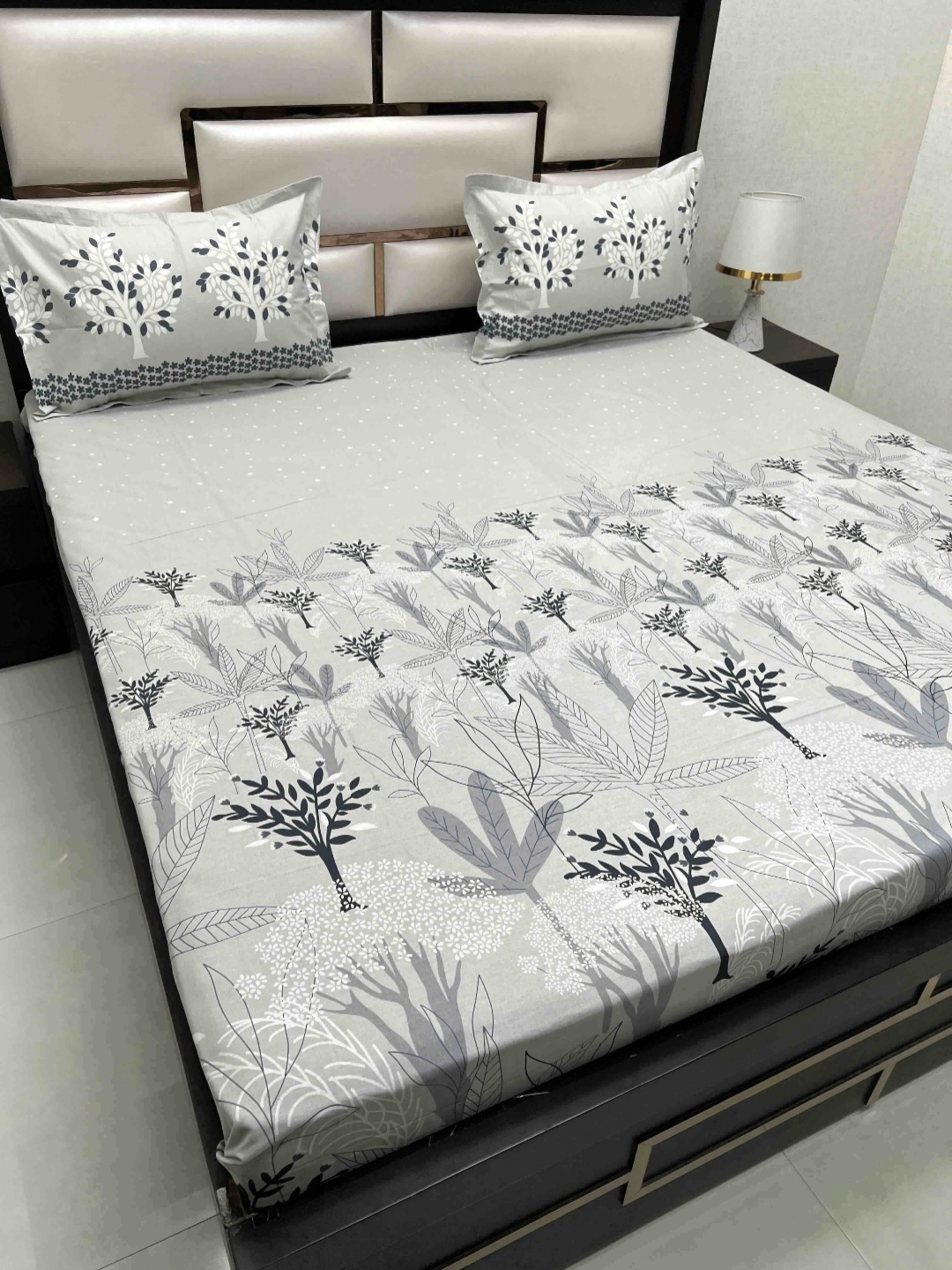 

Pure Decor Lifestyle Grey Printed Pure Cotton 350 TC King Bedsheet Set 2.74 x 2.74 m