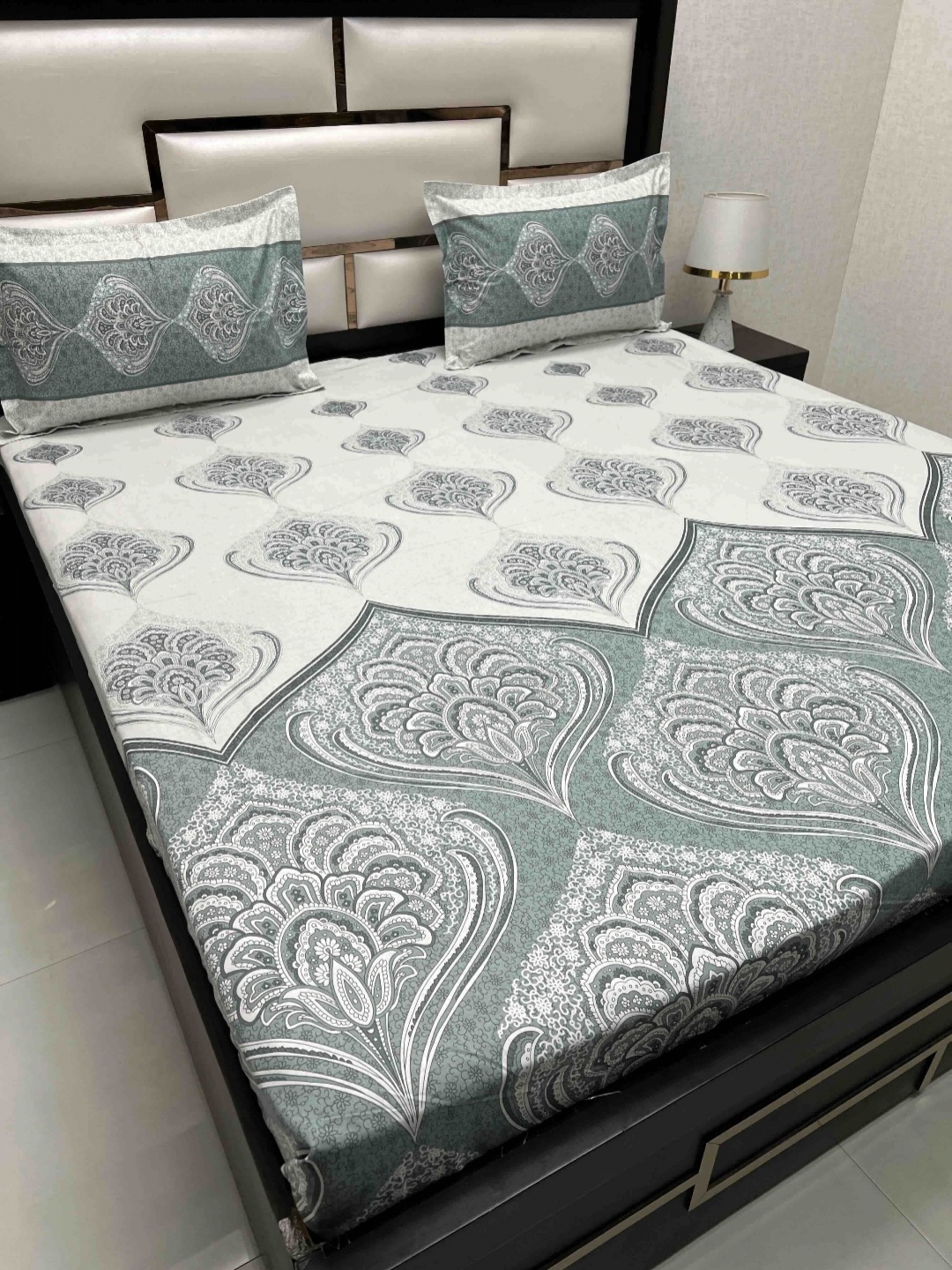 

Pure Decor Cotton King Size Double Bed Bedsheet With 2 Pillow Covers 2.74m X 2.74m, Green