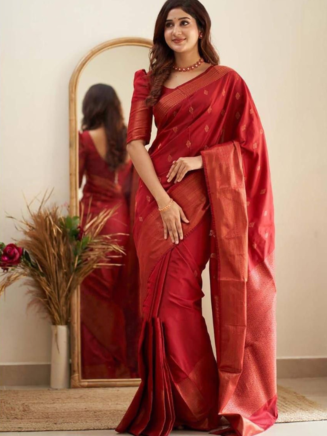 

KALINI Woven Design Zari Banarasi Saree, Red