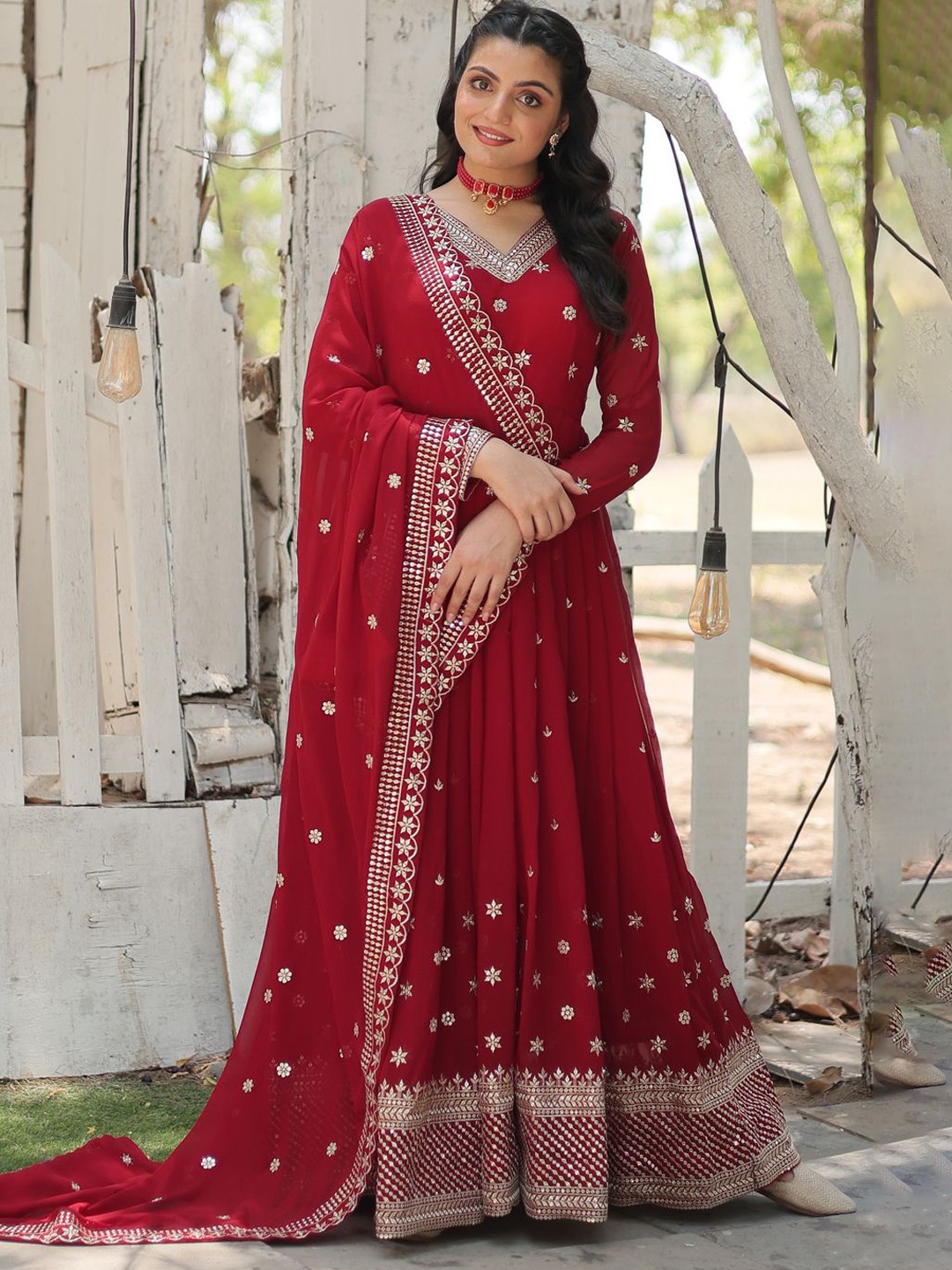 

Ethnic Yard Floral Embroidered Zari Georgette Anarkali Ethnic Dress With Dupatta, Maroon