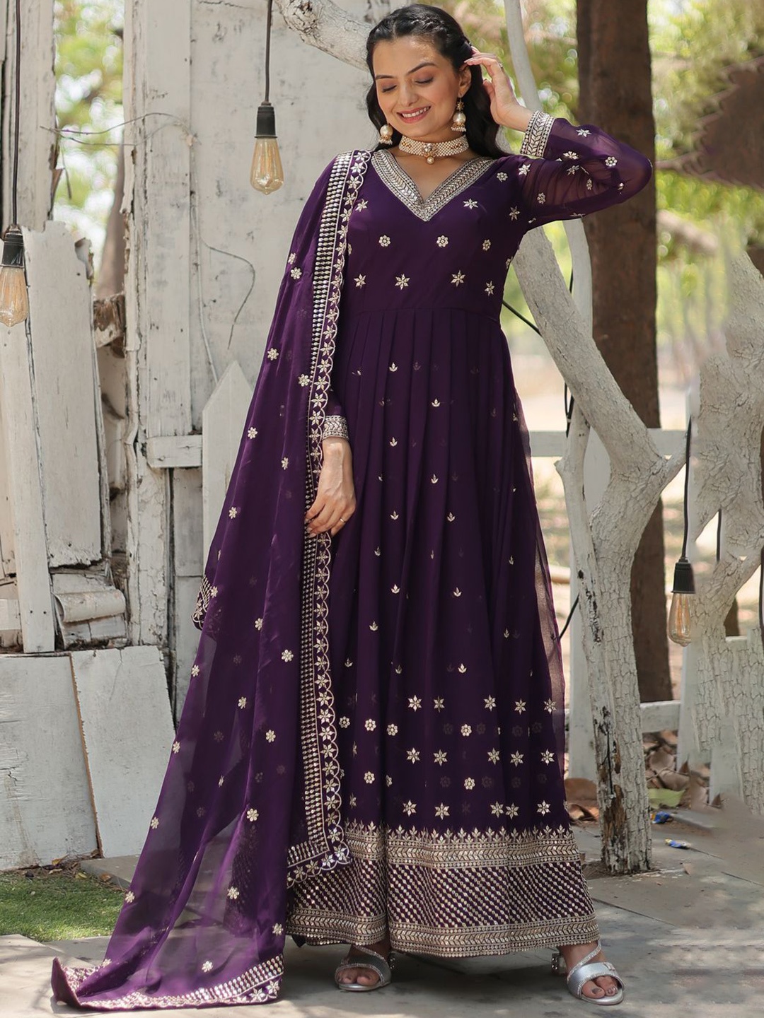 

Ethnic Yard Floral Embroidered Zari Georgette Anarkali Kurta With Dupatta, Purple
