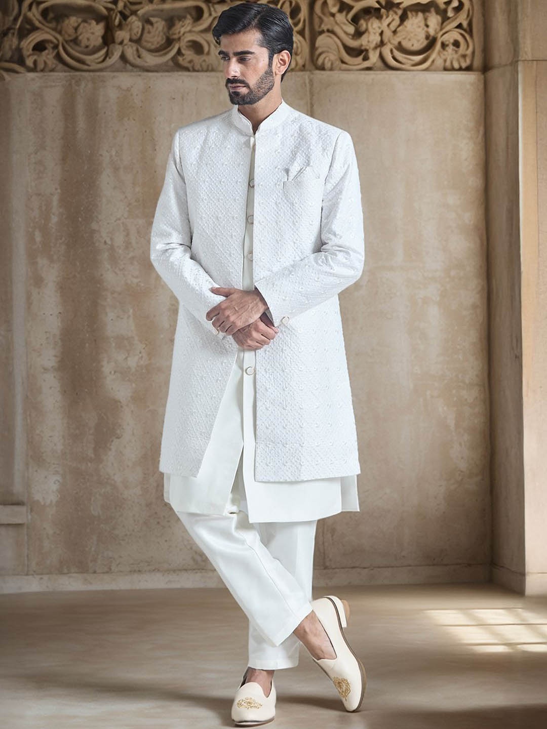 

Aryavir Malhotra Men Pure Silk Embroidered Sherwani Set, White
