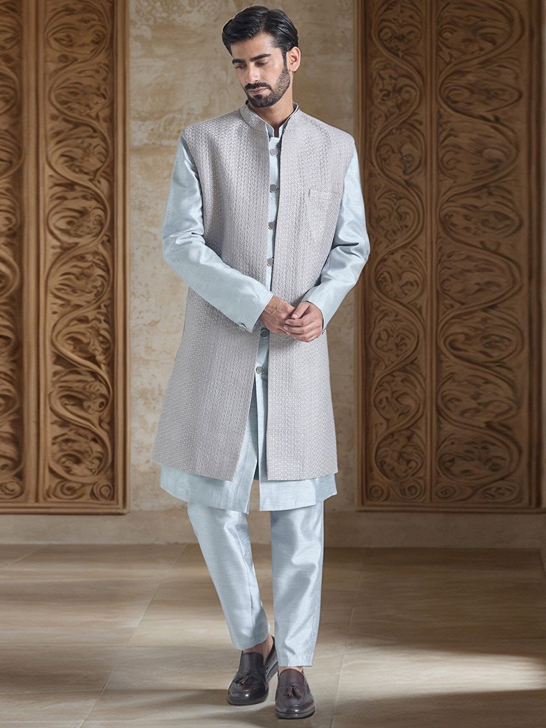 

Aryavir Malhotra Men Mandarin Collar Embroidered Phool Jaal Sherwani Jacket & Pant Set, Grey