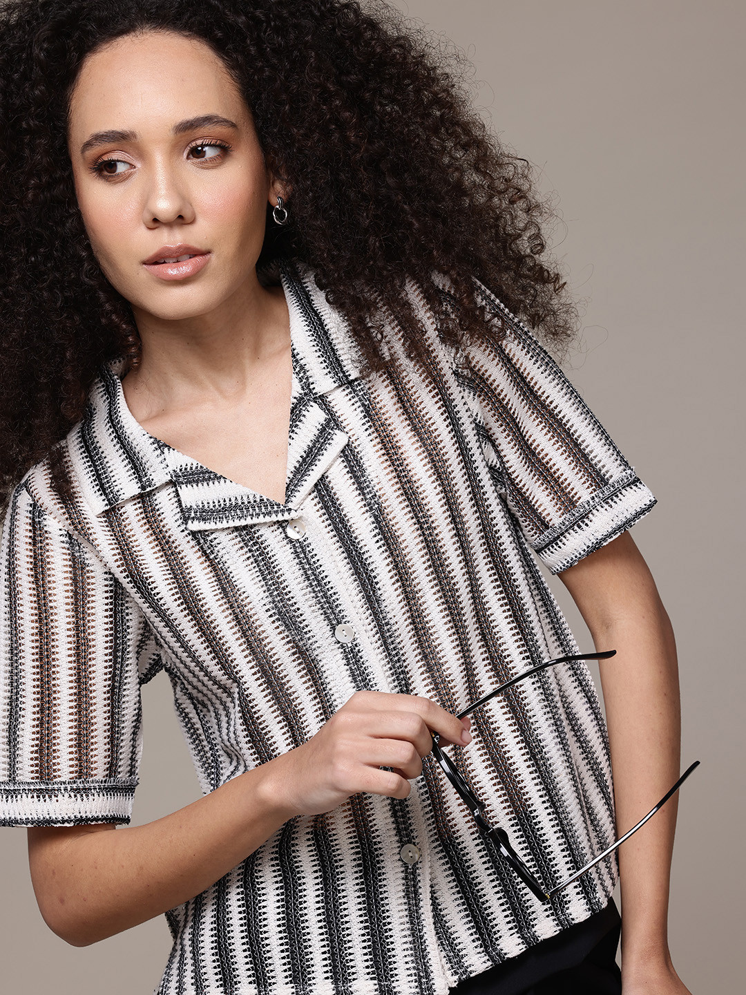 

The Roadster Lifestyle Co. Boxy Self Design Casual Shirt, Black