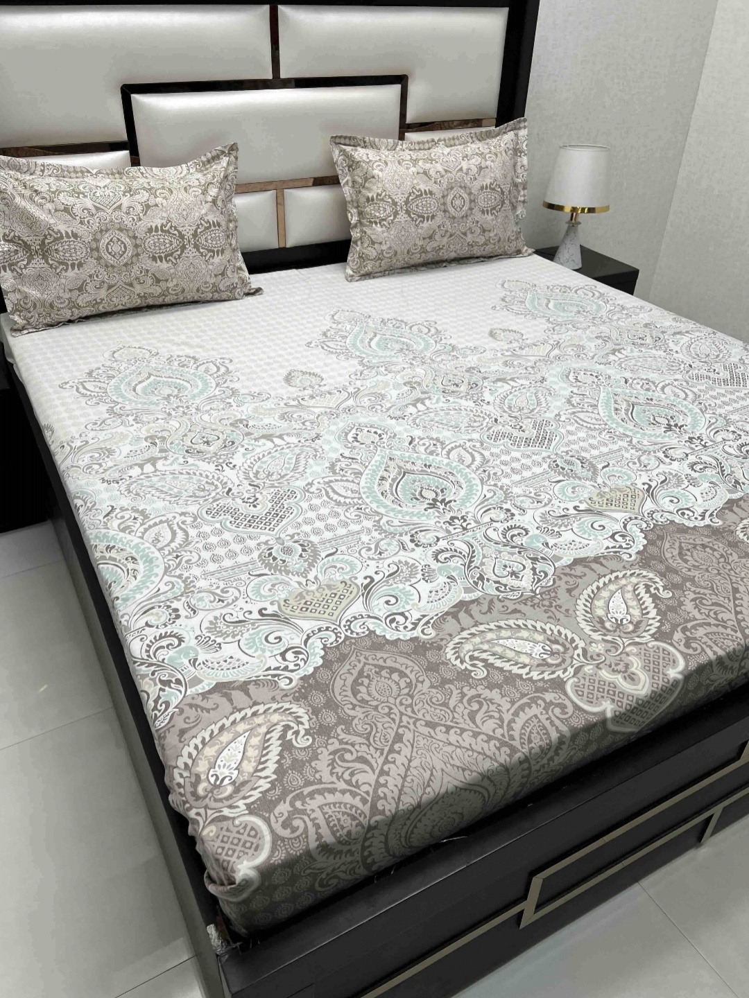 

Pure Decor White & Brown Ethnic Motifs 300 TC Cotton King Bedsheet Set 2.74 m x 2.74 m