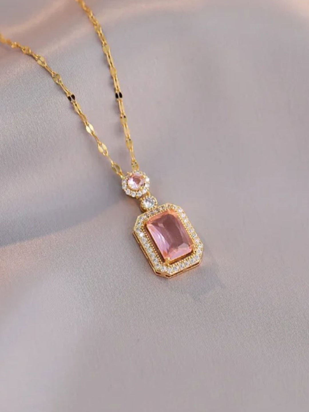 

V FASHION JEWELLERY Gold-Plated Stainless Steel Cubic Zirconia Minimal Chain