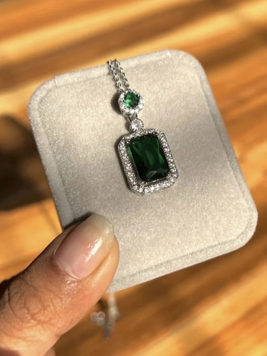 

V FASHION JEWELLERY Silver-Plated Stainless Steel Emerald Rectangluar Minimal Chain