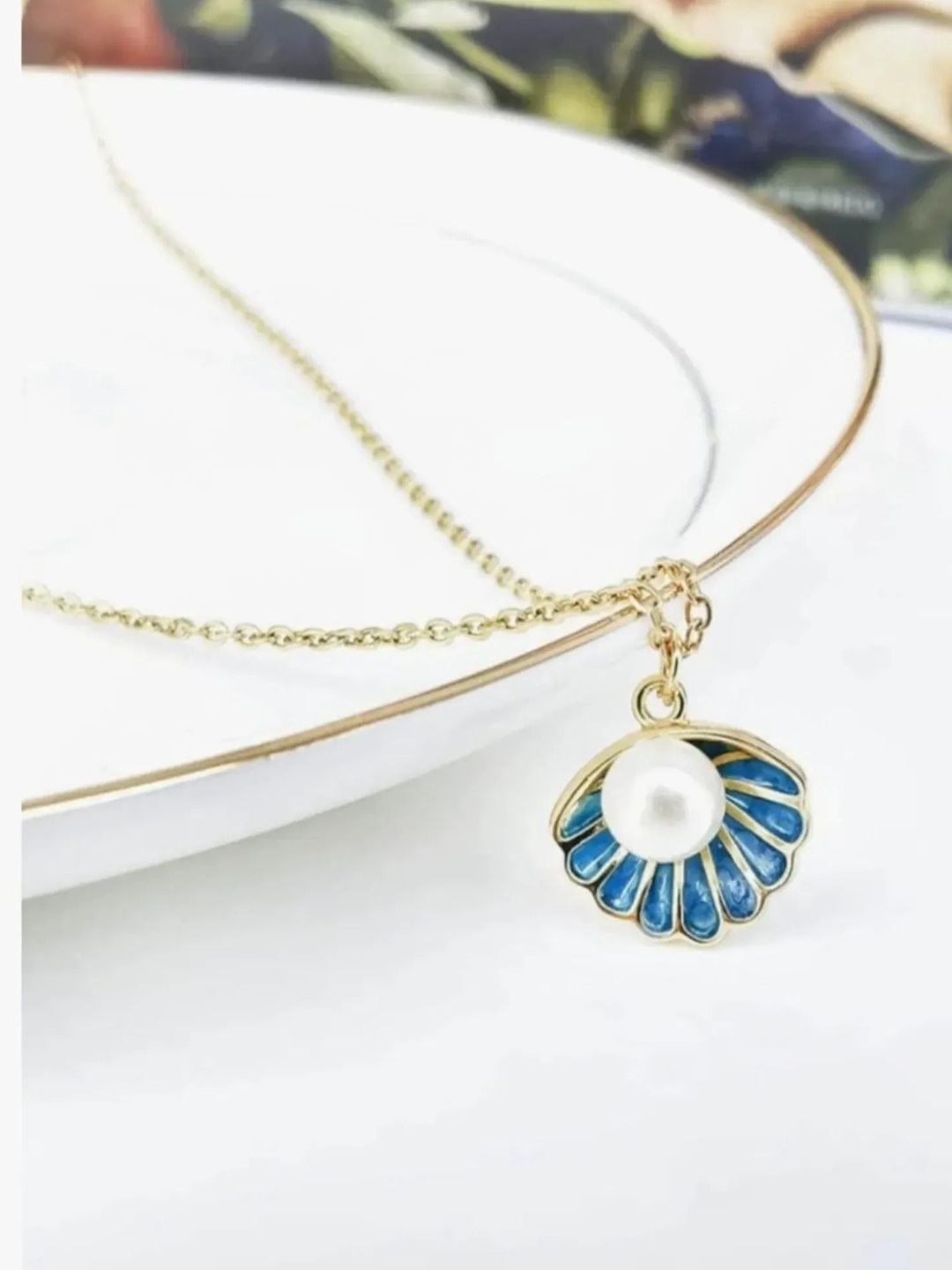 

V FASHION JEWELLERY Gold-Plated Stainless Steel Pearl Beaded Pendant With Chain
