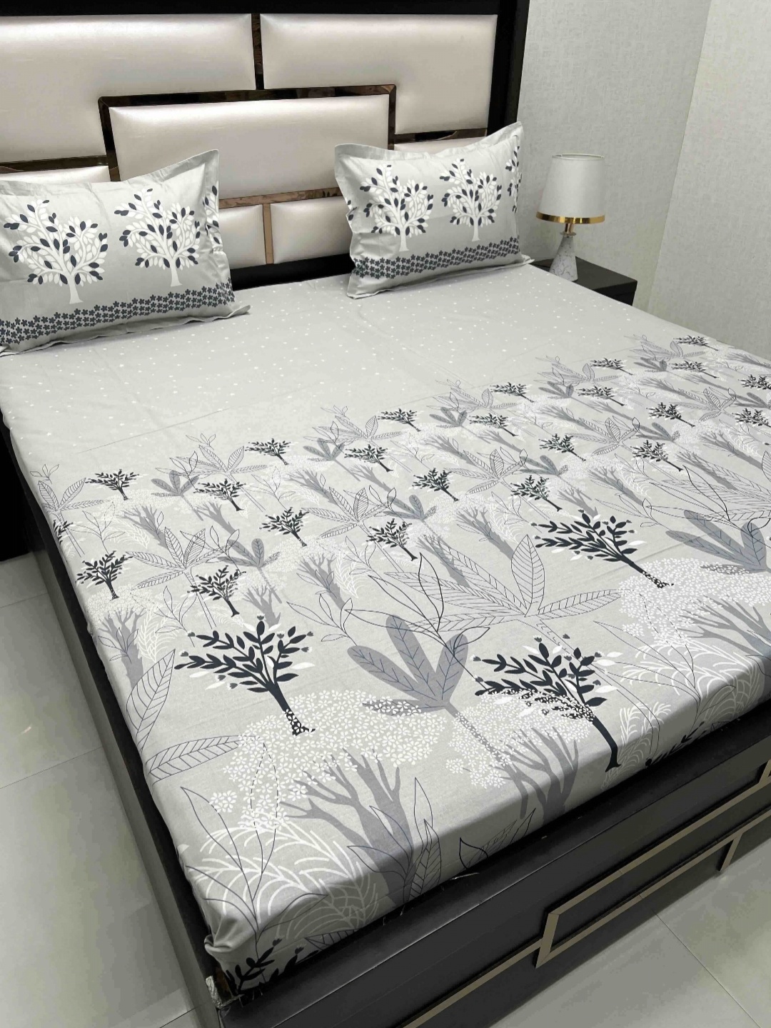 

Pure Decor Lifestyle Grey Printed Pure Cotton 260 TC King Bedsheet Set 2.74 x 2.74 m