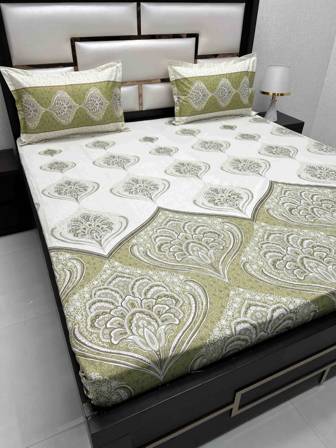 

Pure Decor Lifestyle Green Printed Pure Cotton 260 TC King Bedsheet Set 2.74 x 2.74 m