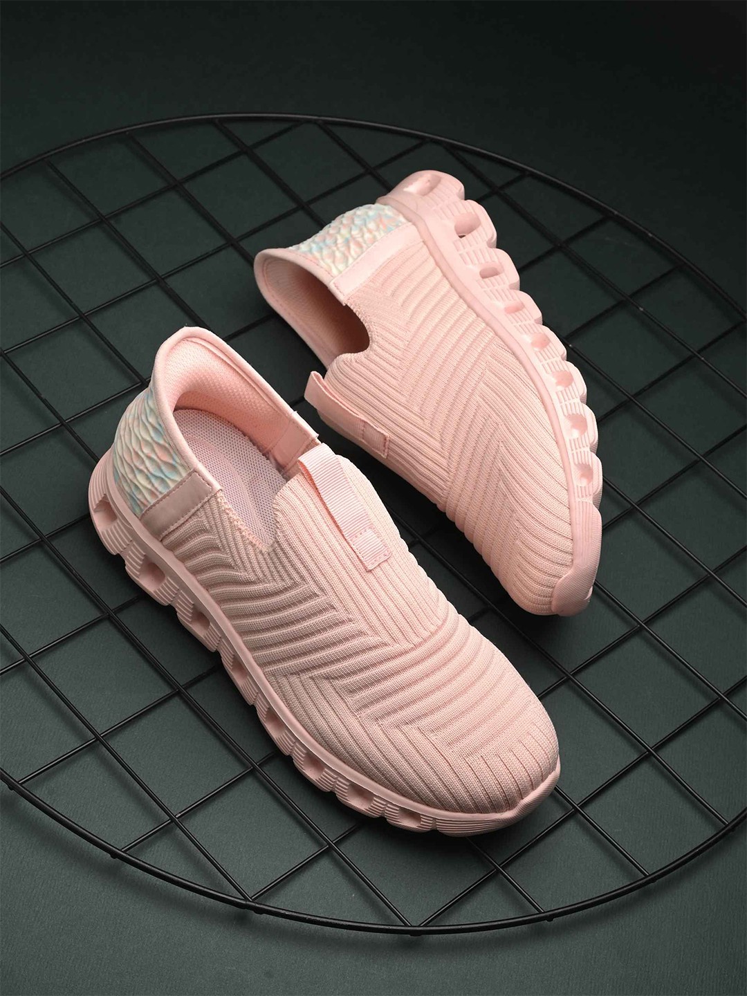

HRX by Hrithik Roshan Women Textile Walking Shoes, Pink