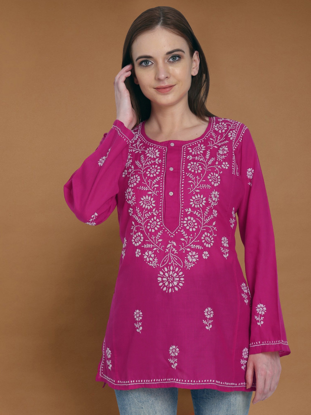 

PARAMOUNT CHIKAN Women Ethnic Motifs Embroidered Chikankari Kurti, Magenta