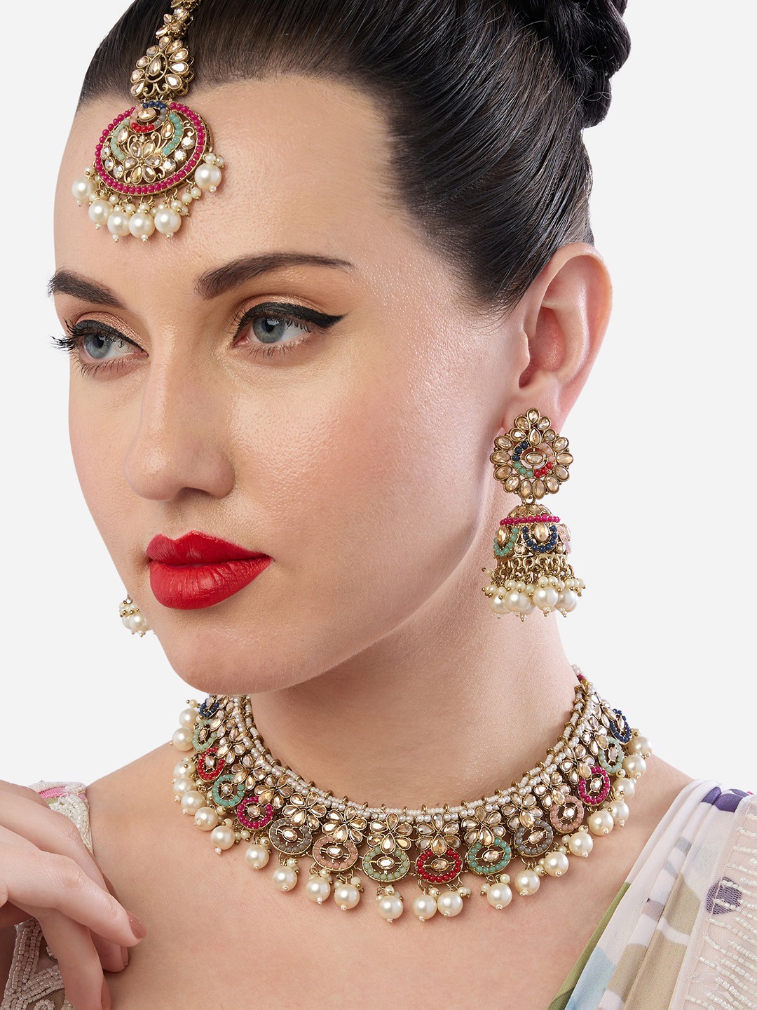 

Zaveri Pearls Gold-Plated Stones-Studded & Pearls Beaded Jewellery Set