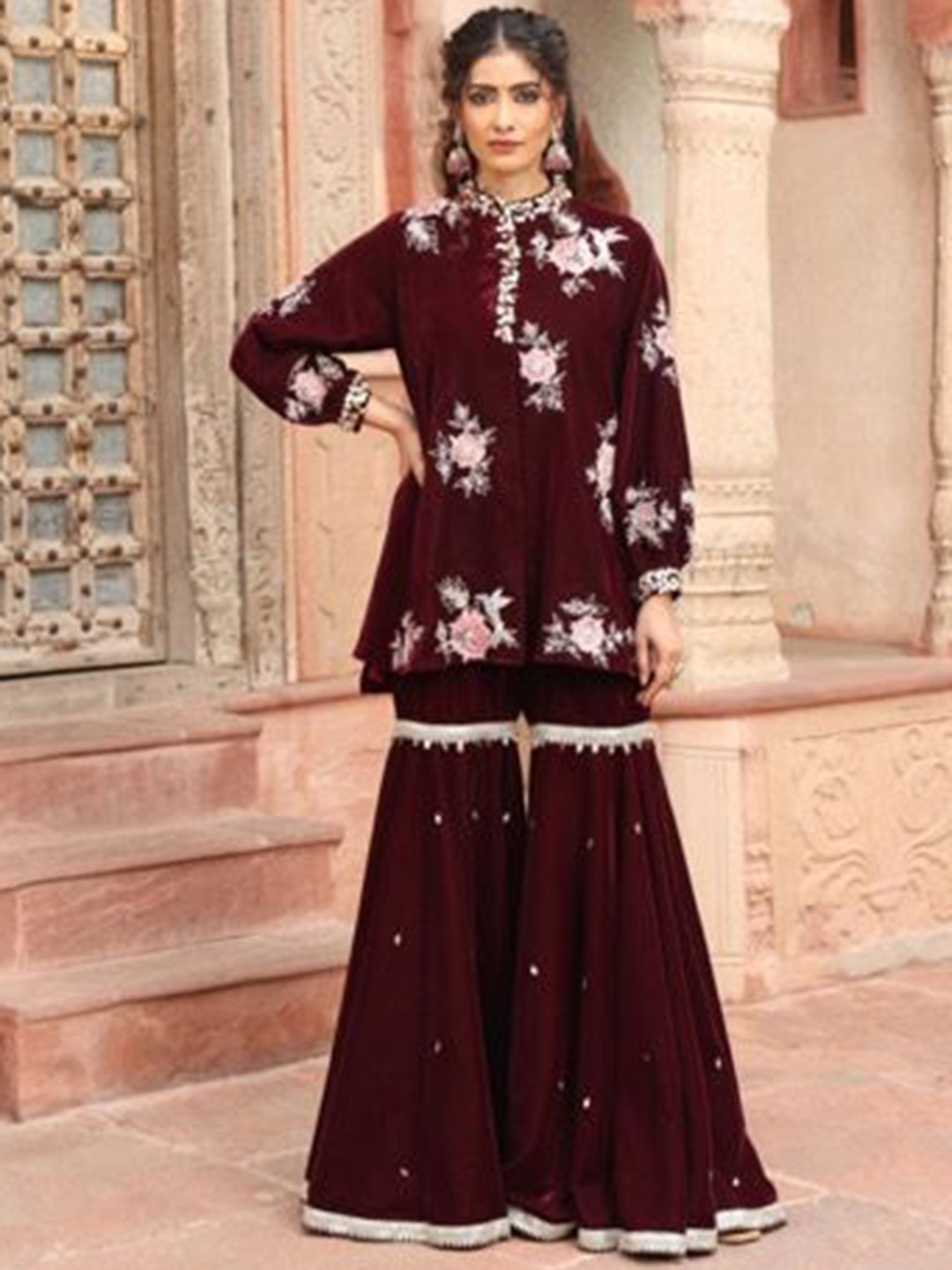 

AJIESH OBEROI Floral Embroidered Regular Thread Work Velvet A-Line Kurta with Sharara, Maroon