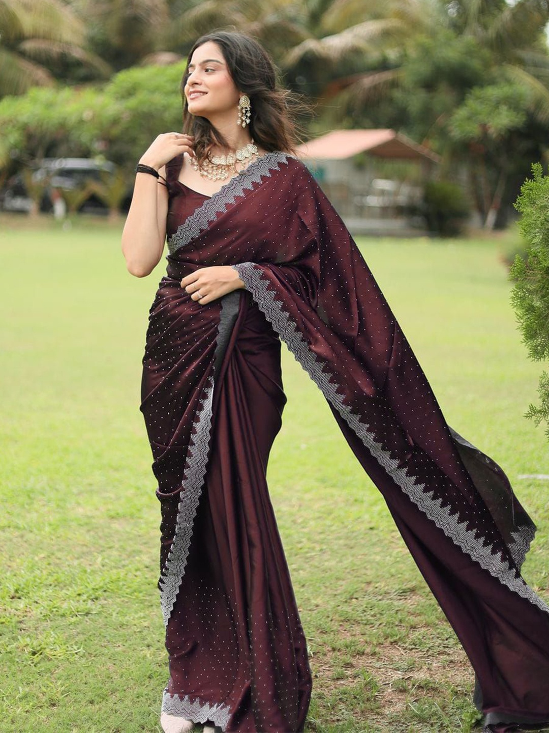 

KALINI Zari Embellished Designer Saree, Maroon