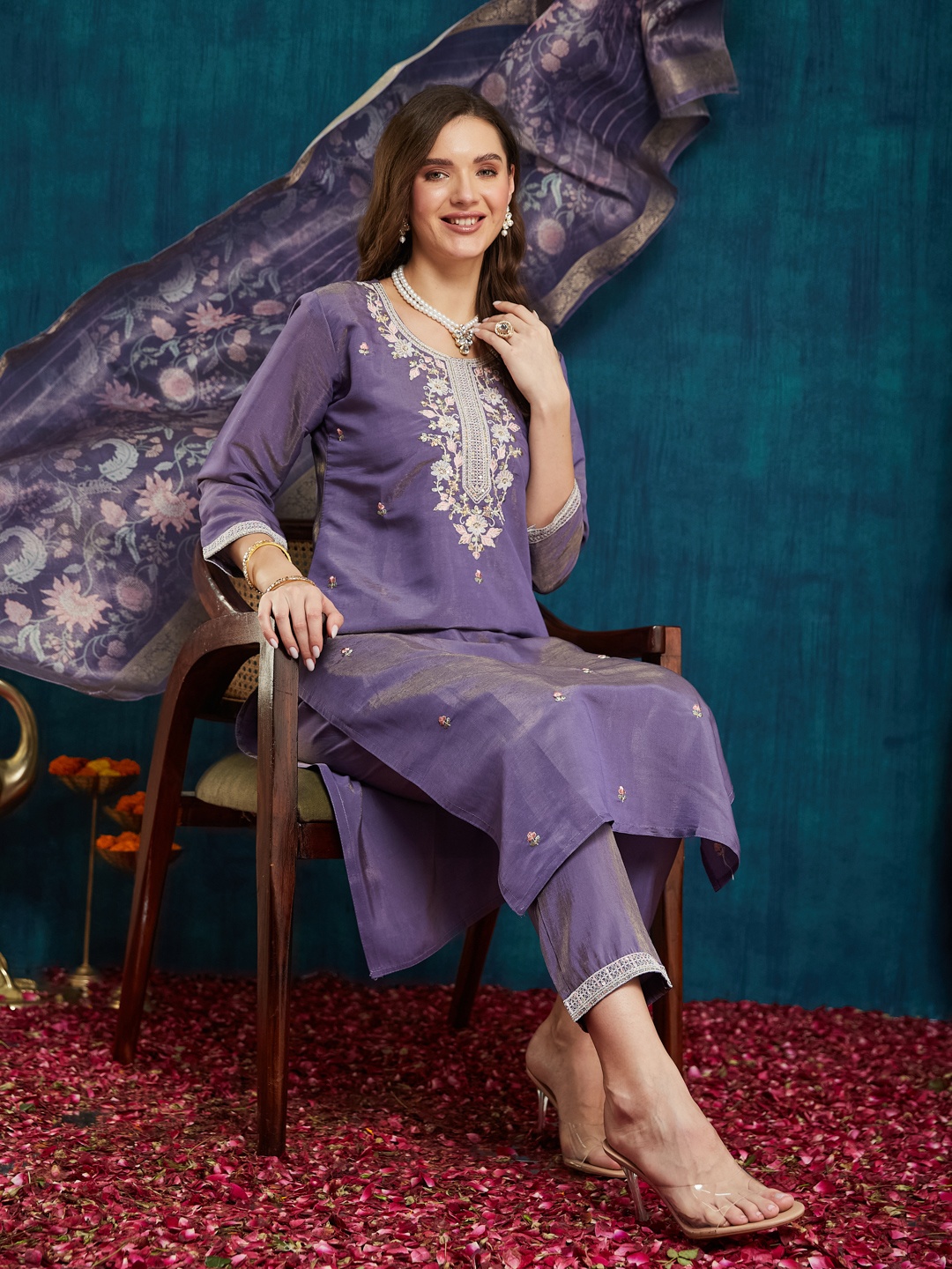 

RAJGRANTH Floral Embroidered Pure Silk Straight Kurta with Trousers & Dupatta, Purple