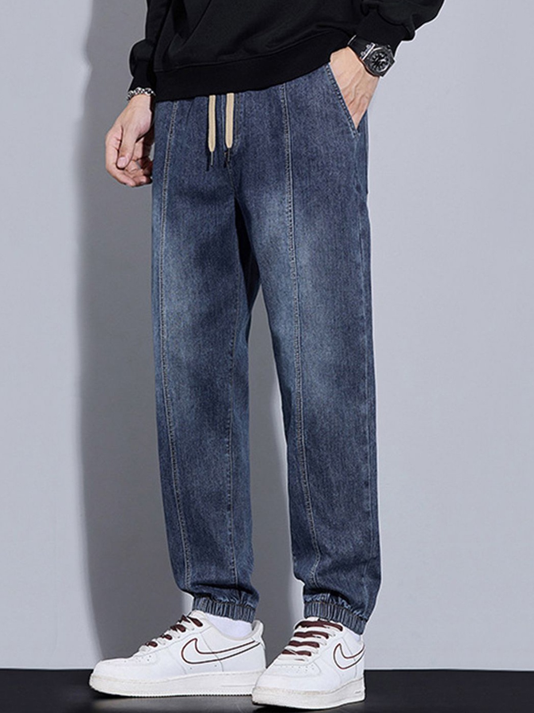 

StyleCast Men Cotton Jogger Light Fade Jeans, Blue