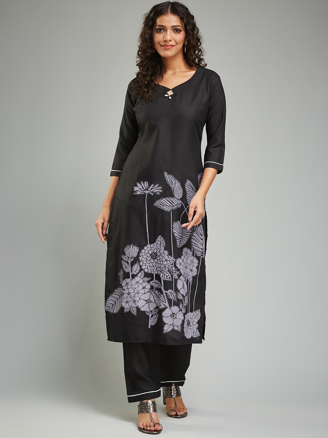 

Ethnic Yard Floral Printed Straight Kurta with Trousers & Dupatta, Black