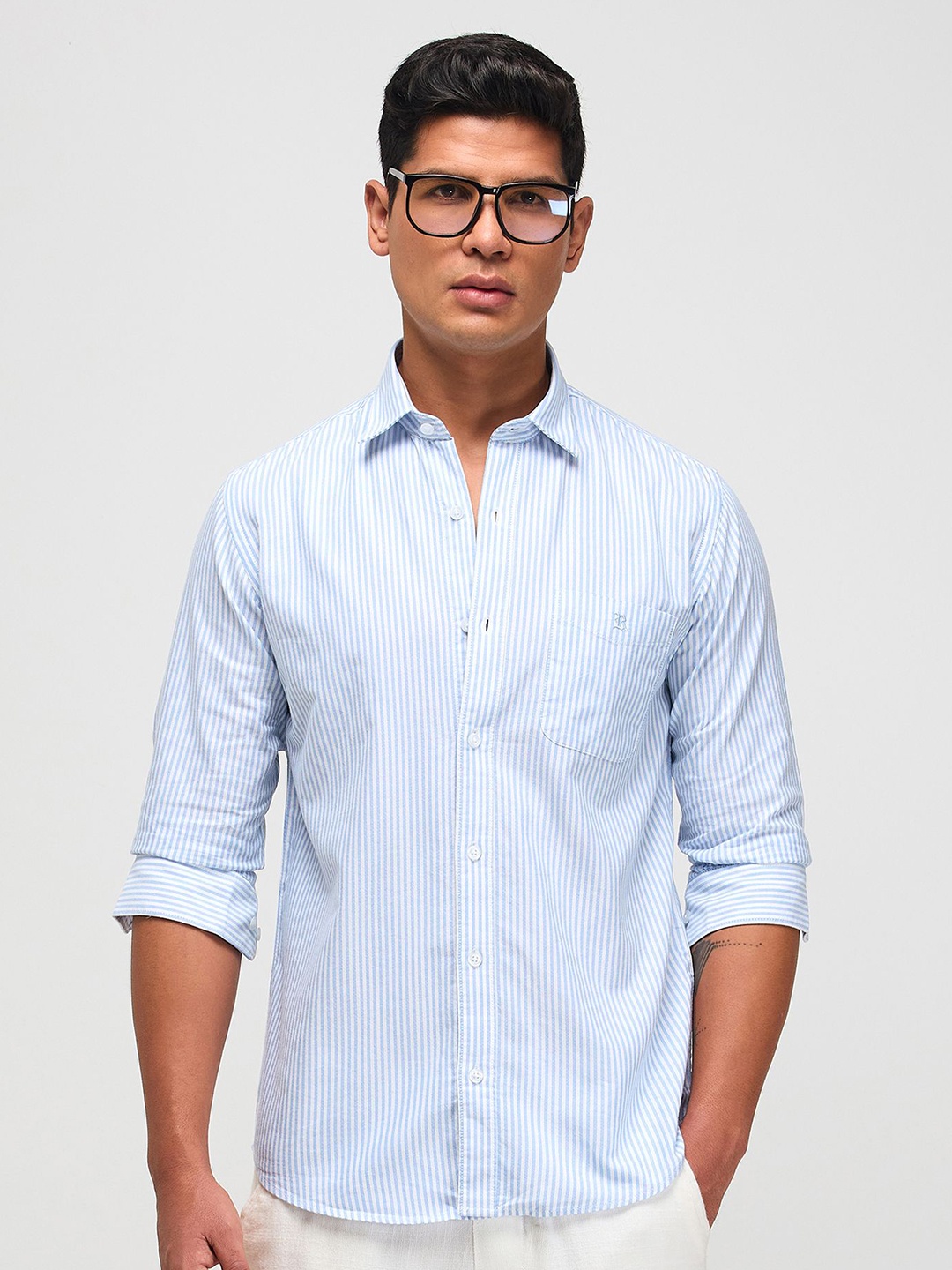 

Red Flame Men Spread Collar Vertical Striped Cotton Casual Shirt, Blue