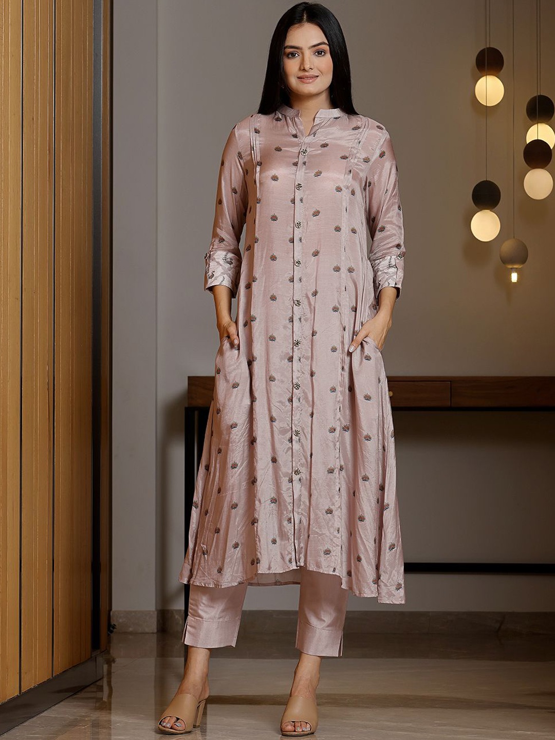 

SUKRUTI DESIGN Ethnic Motifs Printed Panelled Pure Silk A Line Kurta with Trousers, Grey