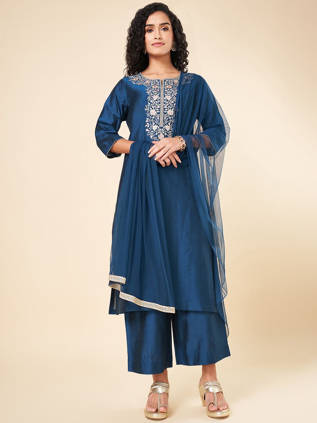 

RANGMANCH BY PANTALOONS Women Floral Yoke Design Regular Sequinned Kurta with Trousers & With Dupatta, Blue